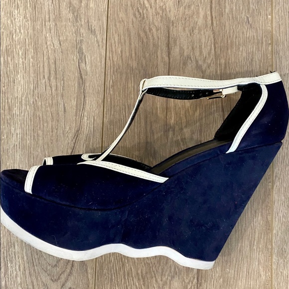 YVES SAINT LAURENT SZ 9.5 NAVY/ PEEP TOE WEDGES - Picture 12 of 14